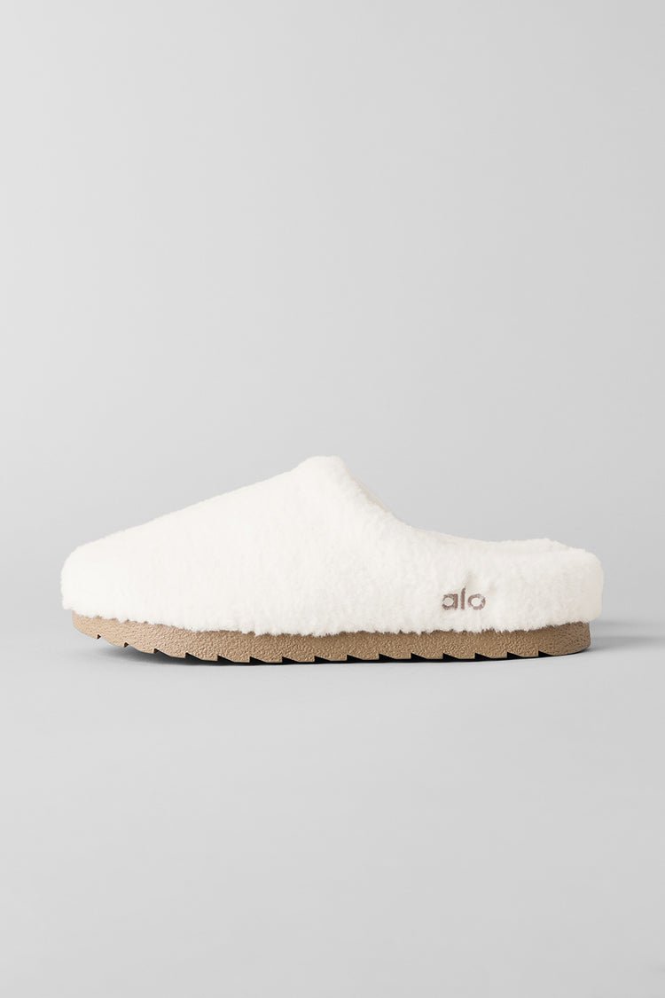 Alo Yoga Sherpa Recovery Slipper in the ivory color
